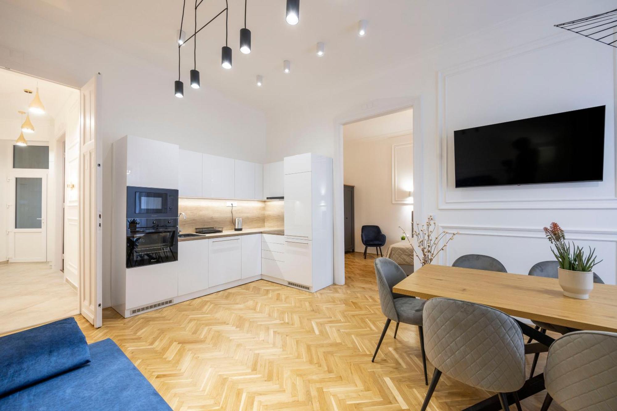 Luxurious Central 4Bedrm 3Bathrm Residence W/ Balcony Budapest Luaran gambar