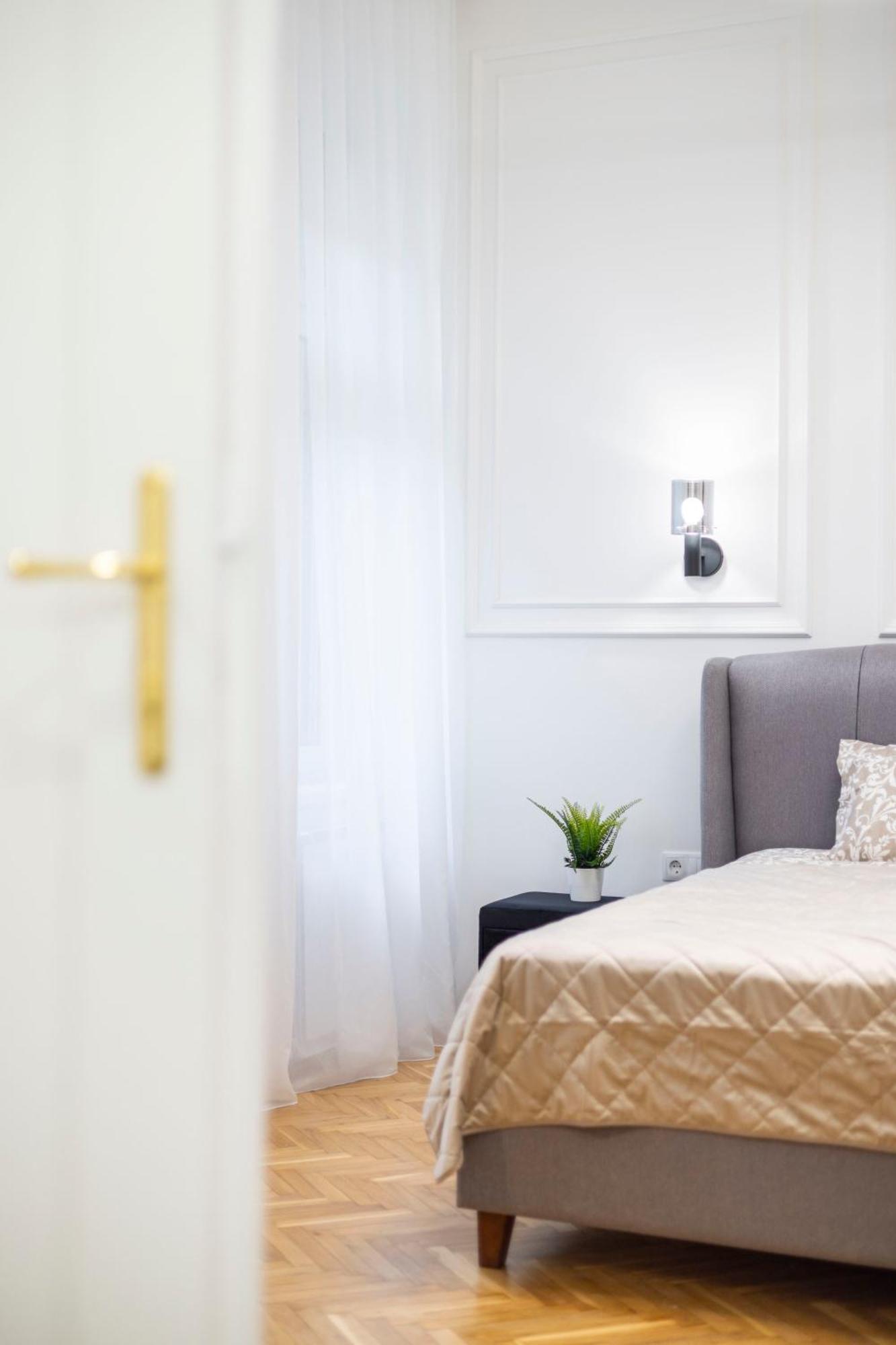 Luxurious Central 4Bedrm 3Bathrm Residence W/ Balcony Budapest Luaran gambar