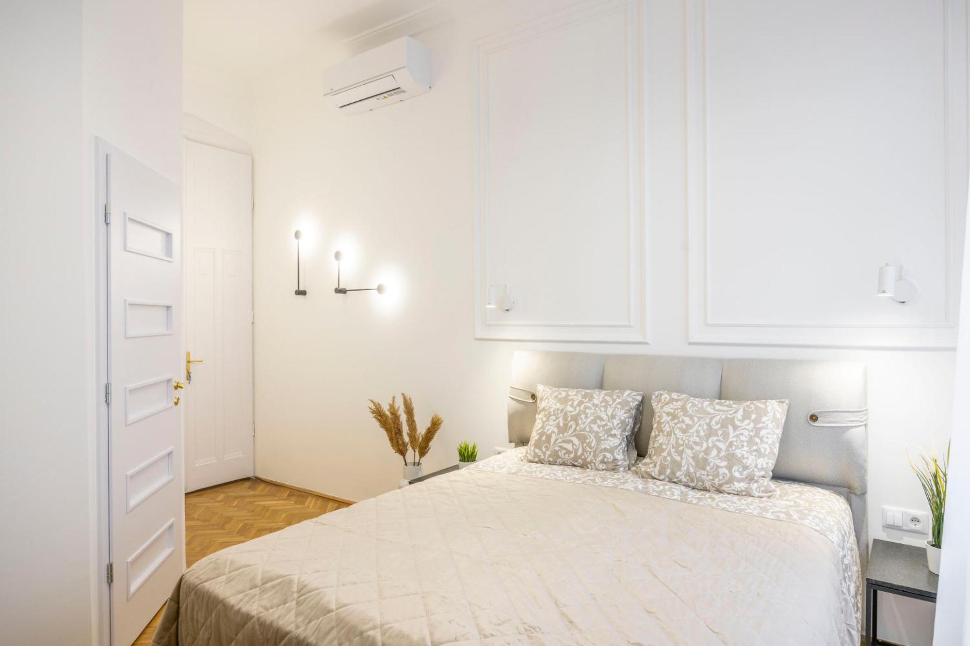 Luxurious Central 4Bedrm 3Bathrm Residence W/ Balcony Budapest Luaran gambar