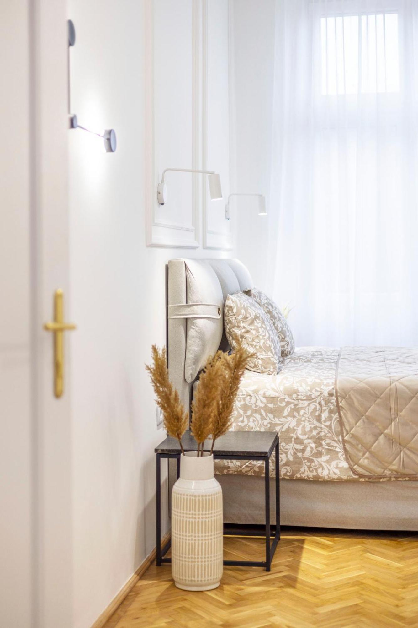 Luxurious Central 4Bedrm 3Bathrm Residence W/ Balcony Budapest Luaran gambar